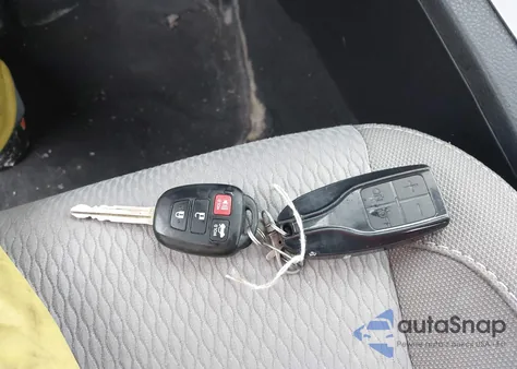 2015 Toyota Corolla Le из США, поврежденный, VIN 2T1BURHE6FC379974